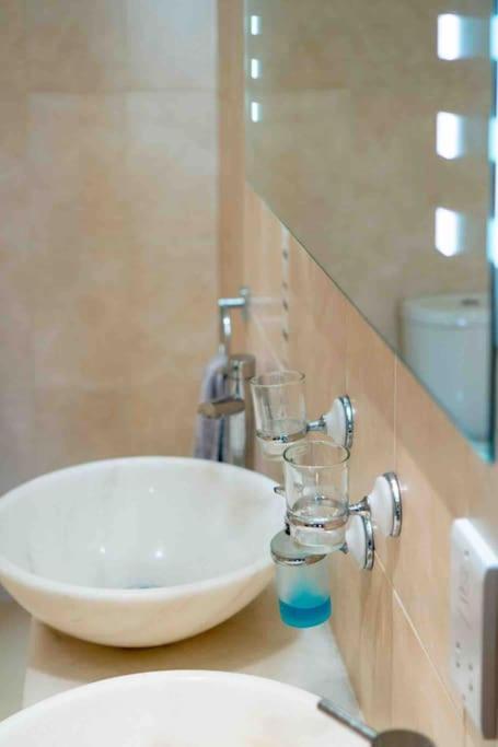 Ground Floor Sea View Private Terrace * Torquay