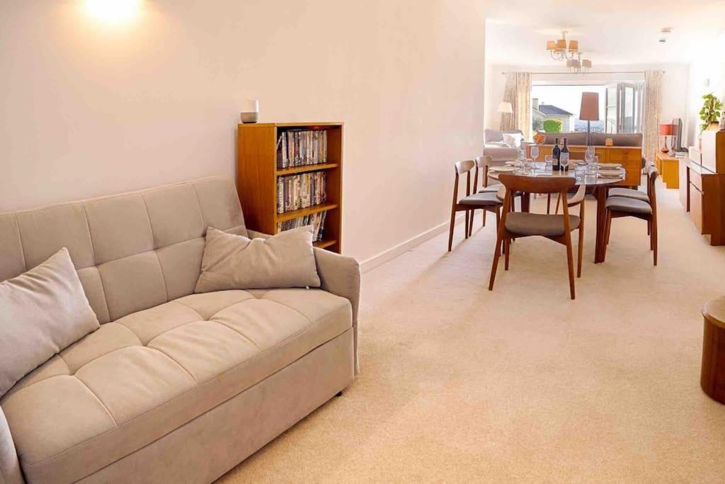 Ground Floor Sea View Private Terrace