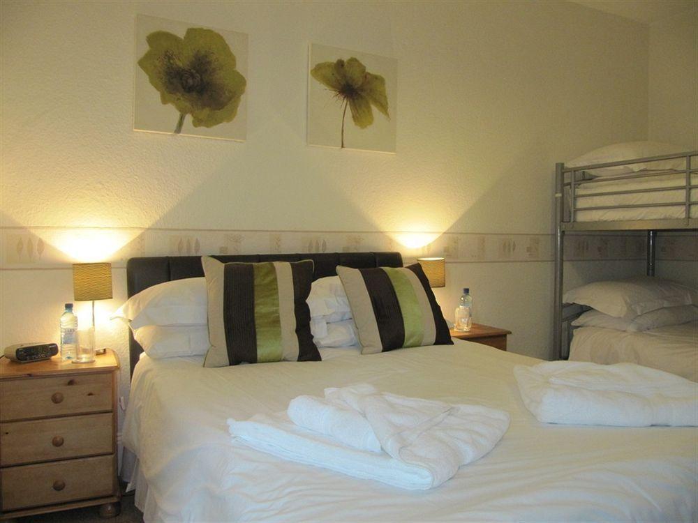 Bed & Breakfast The Shirley 4*