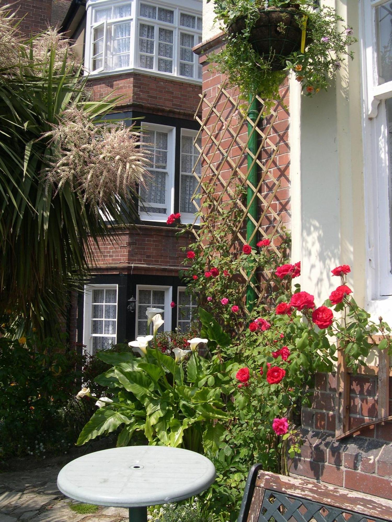 Guest house The Palms