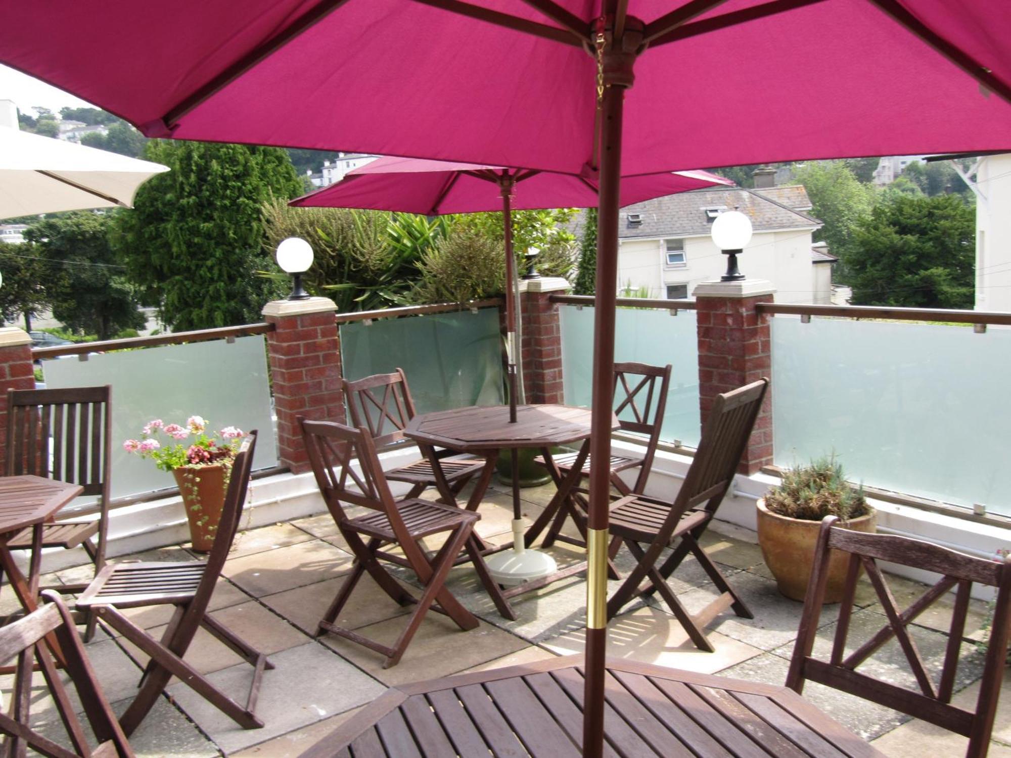 Bed & Breakfast The Shirley 4*