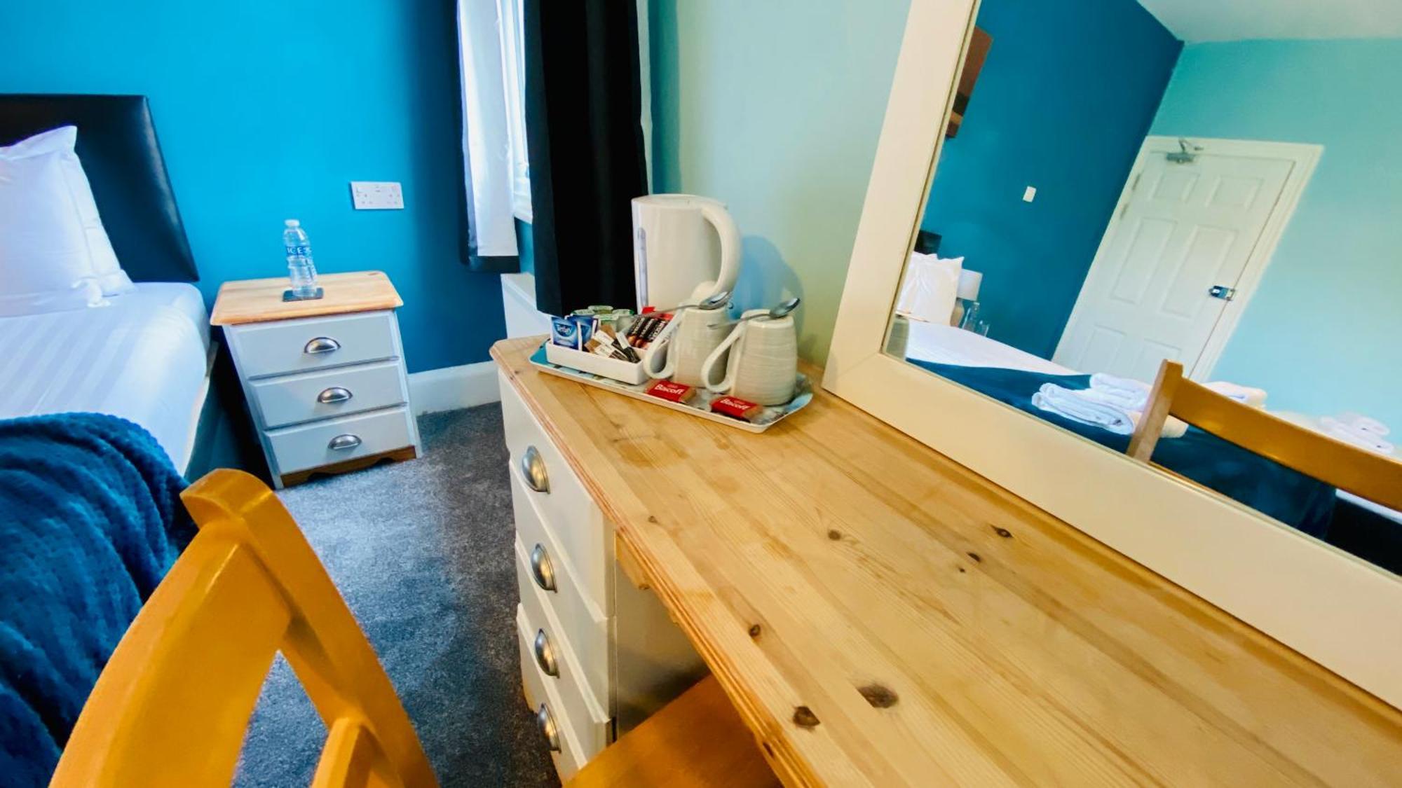 Tusker (adults Only) Guest house Torquay