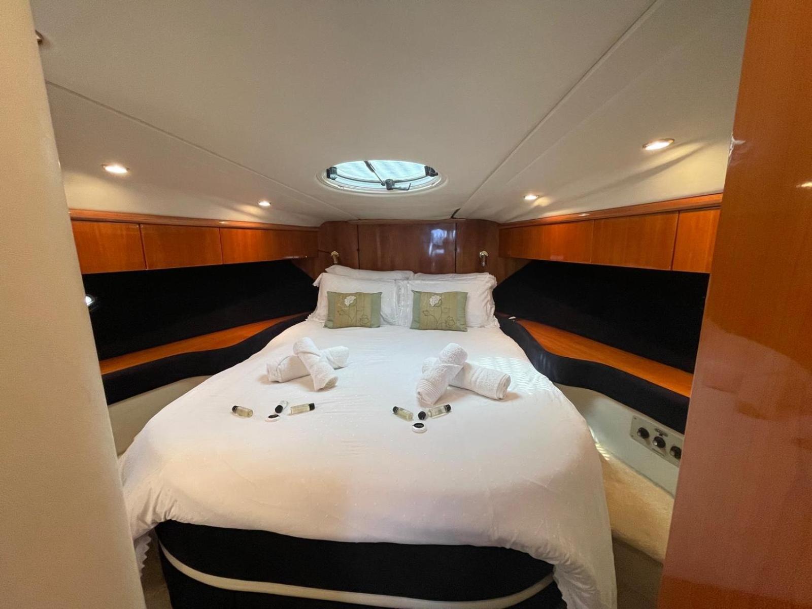 Boat Ltd Botel