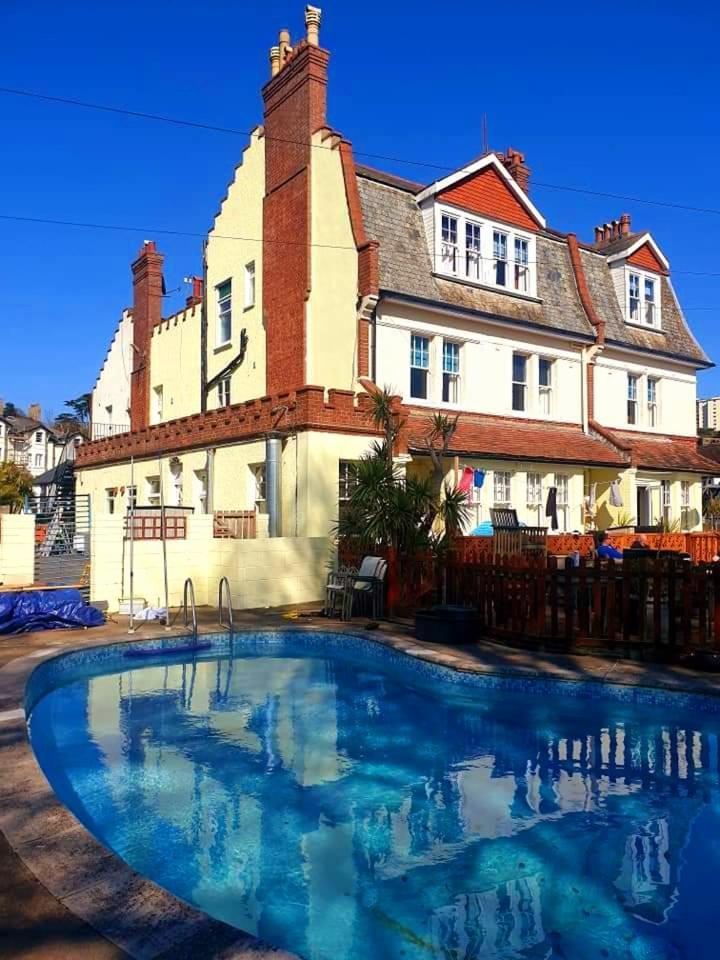 Yardley Manor Hotel 4*