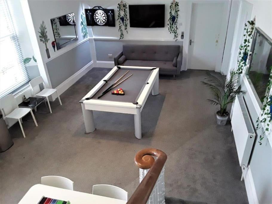 Riviera Retreat 10 Bedrooms 10 Bathrooms, Near Beach, 24 People Holiday home *