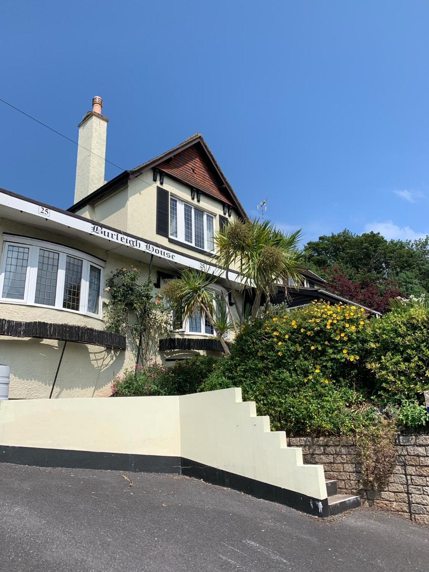 Bed & Breakfast Burleigh House , A Cosy Retreat In Agatha Christie's Hometown Torquay