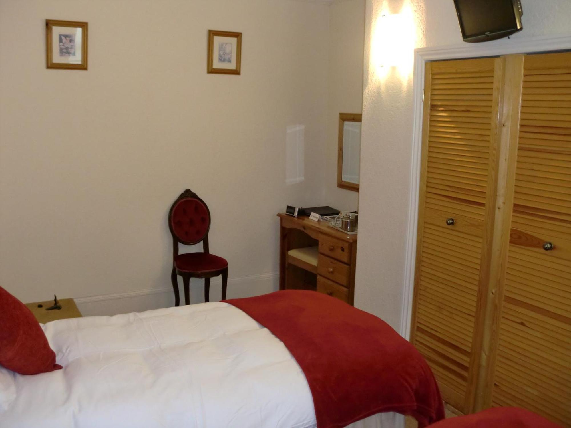 Guest house Avron House