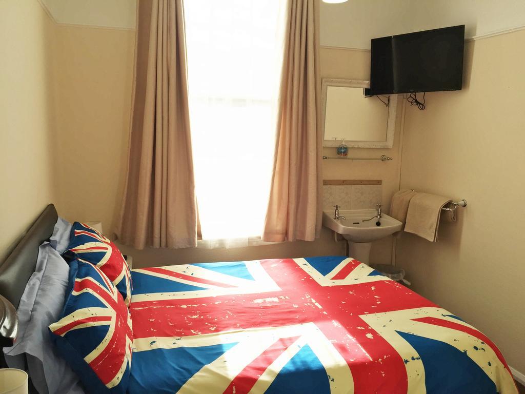 Guest house Clifton Grove 2*