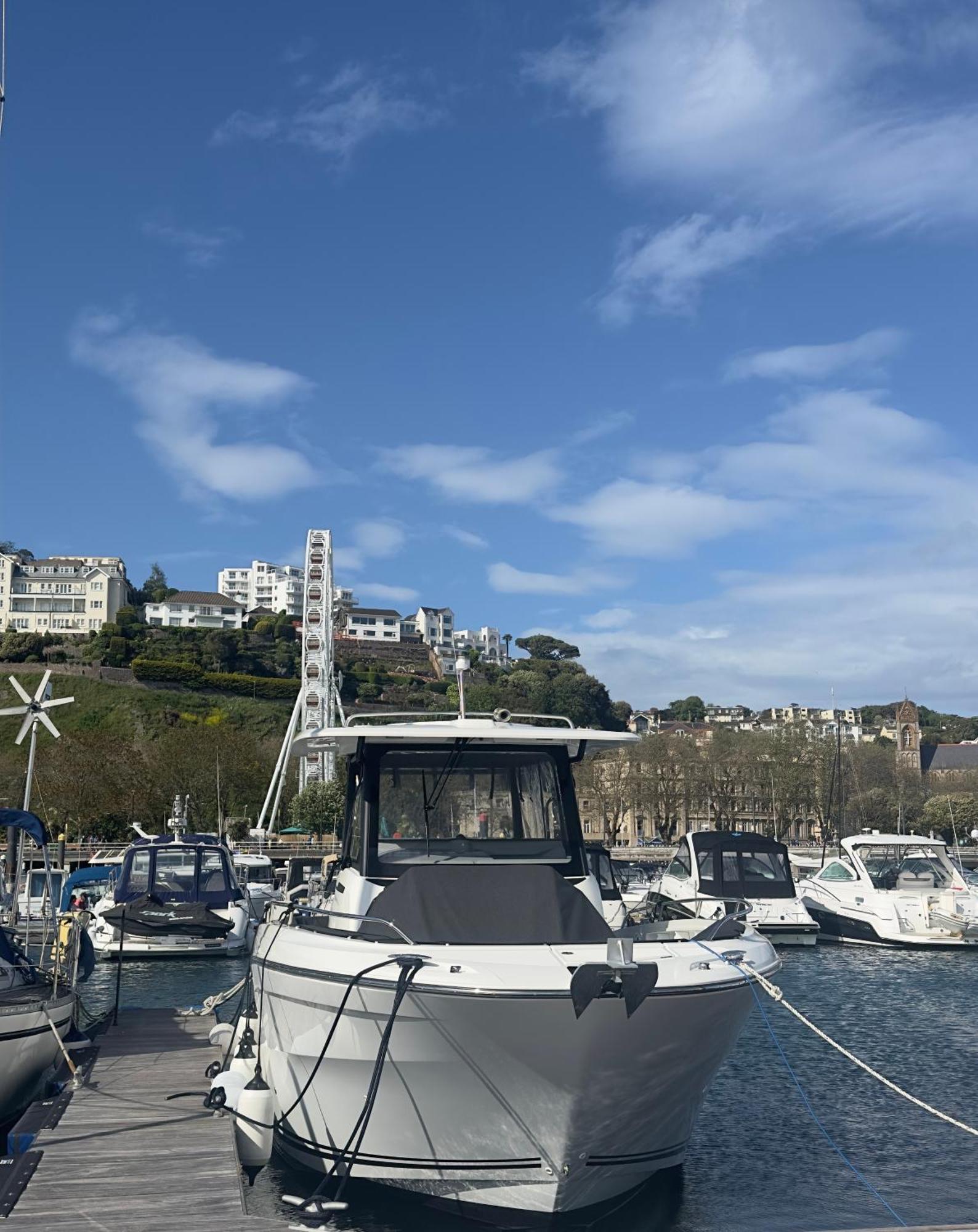 Boat Ltd Botel