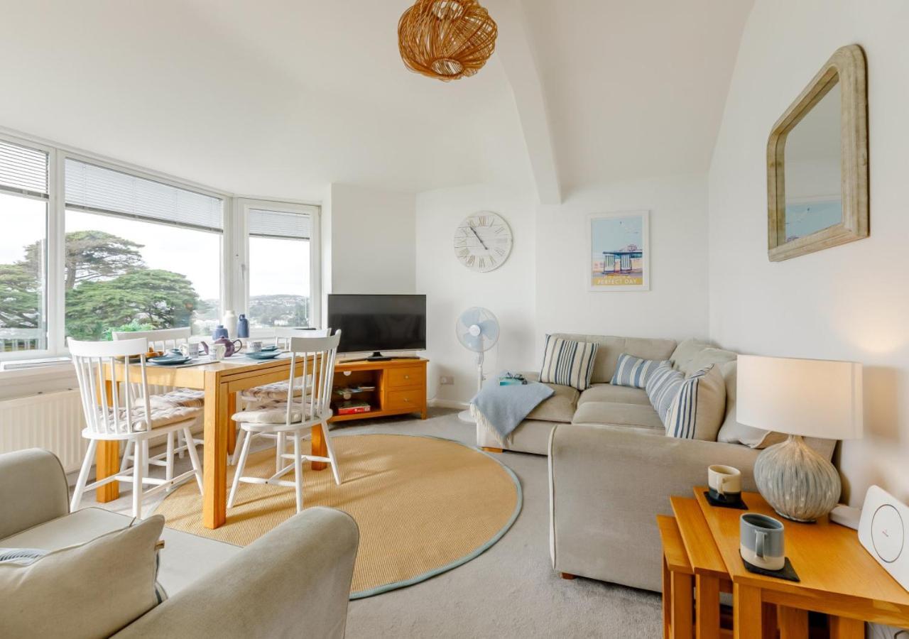 Wellswood Apartment