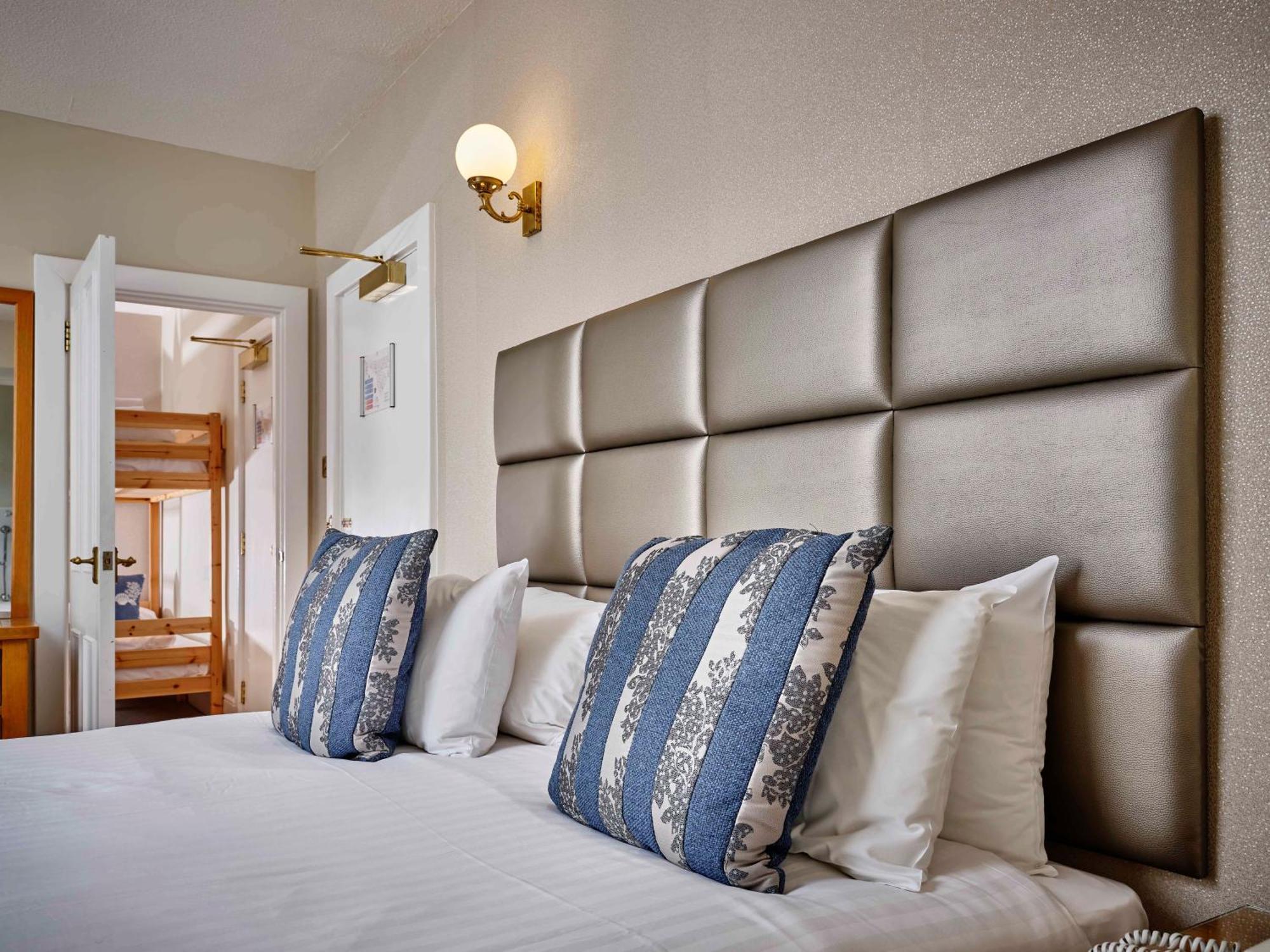 Hotel The Grand
