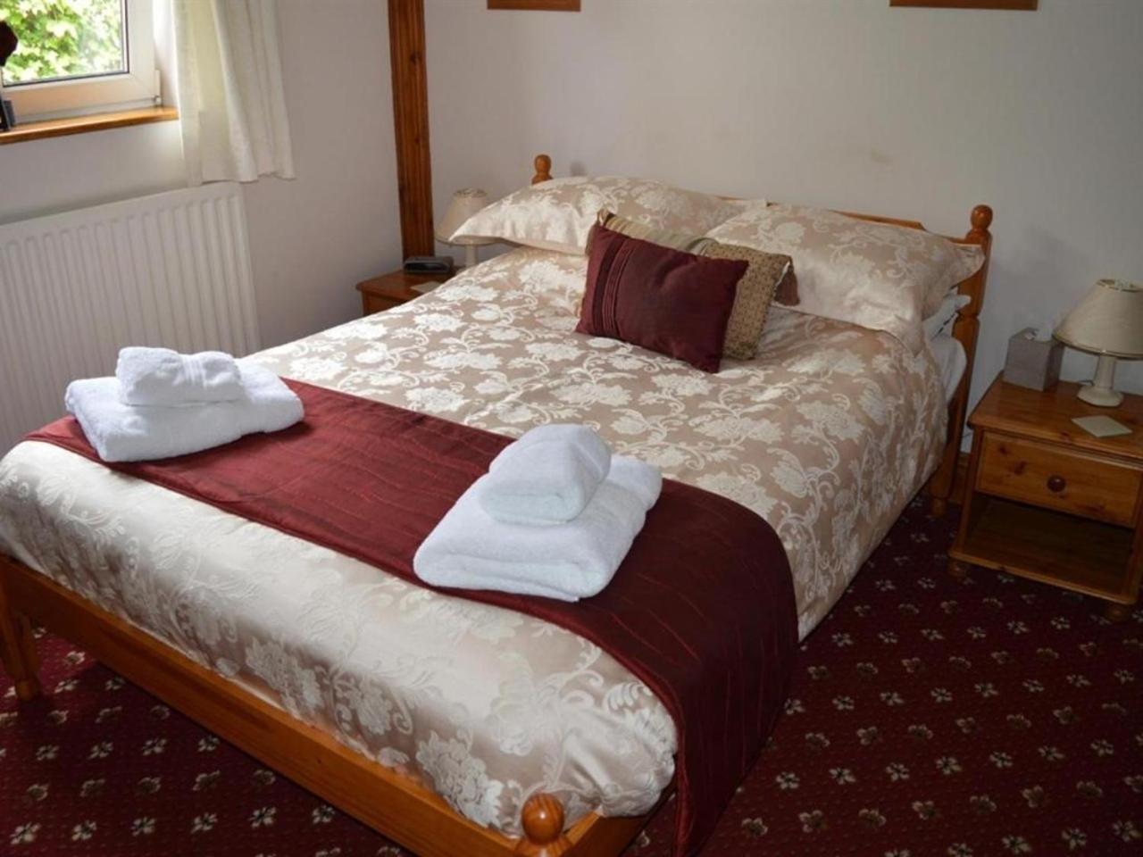 Bed & Breakfast Burleigh House , A Cosy Retreat In Agatha Christie's Hometown