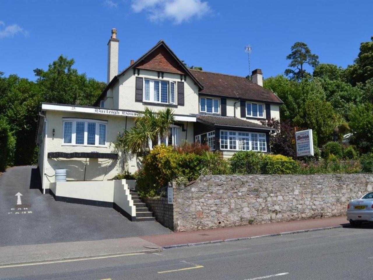 Burleigh House , A Cosy Retreat In Agatha Christie's Hometown