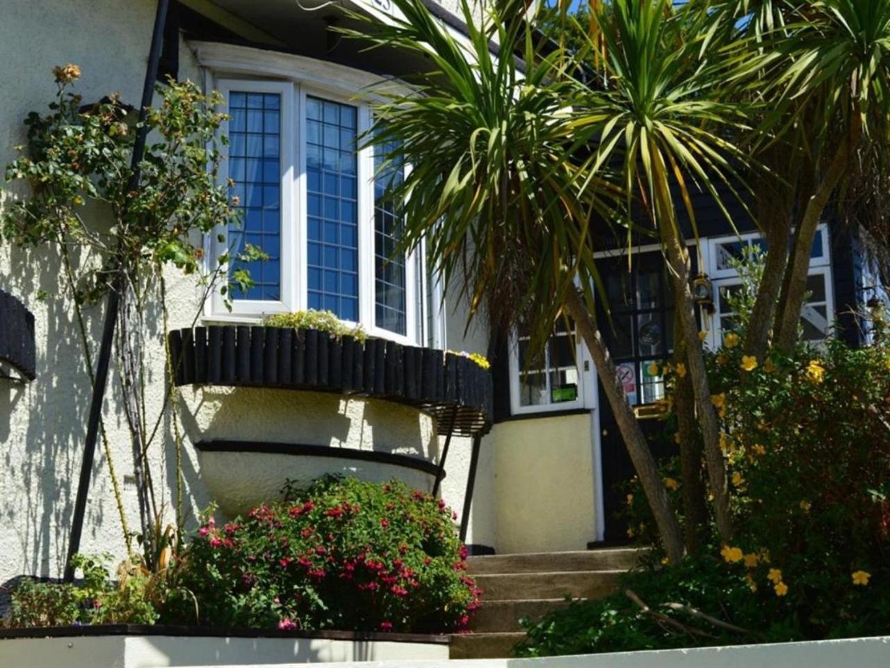 Bed & Breakfast Burleigh House , A Cosy Retreat In Agatha Christie's Hometown Torquay