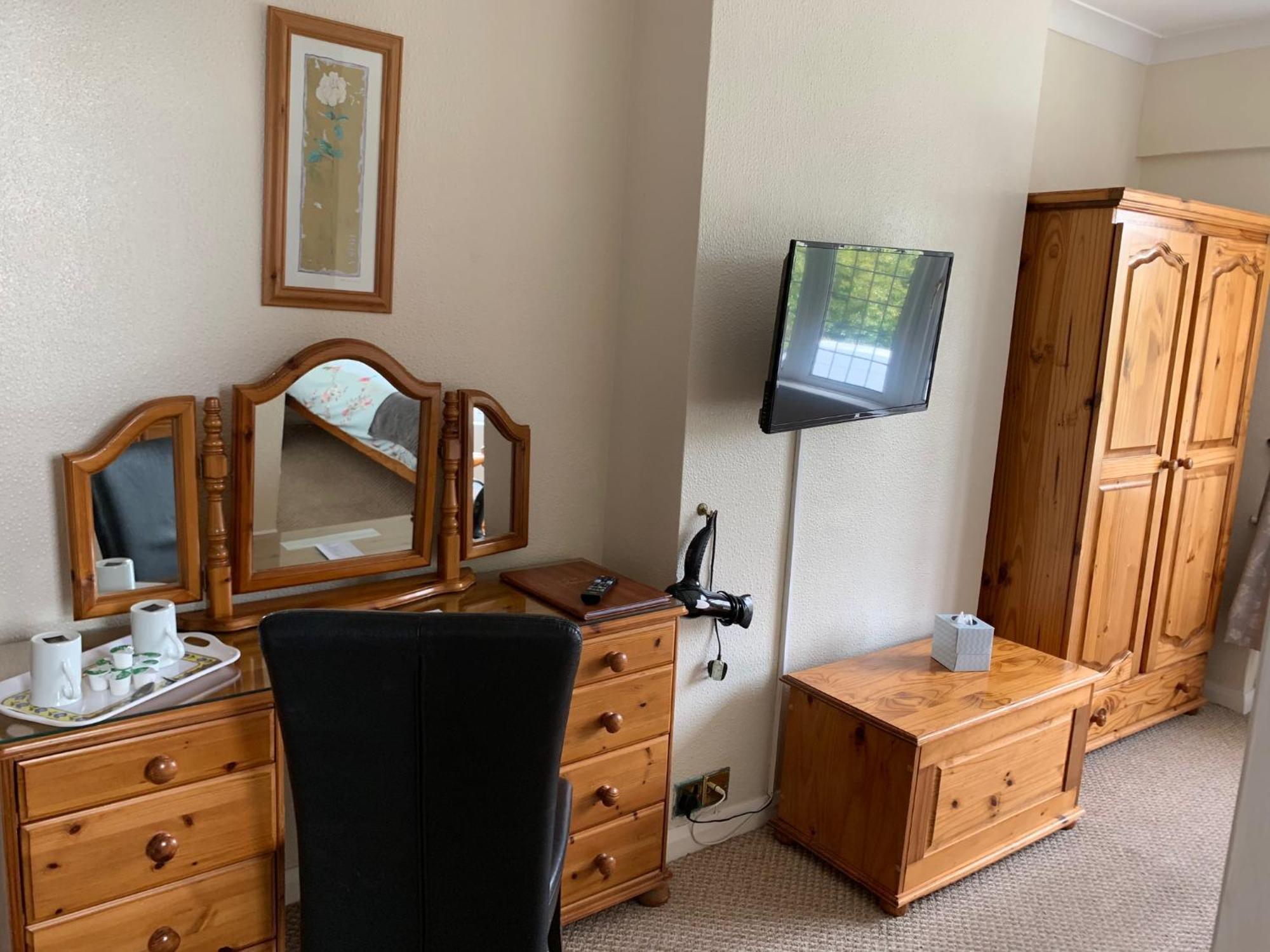 Burleigh House , A Cosy Retreat In Agatha Christie's Hometown Bed & Breakfast