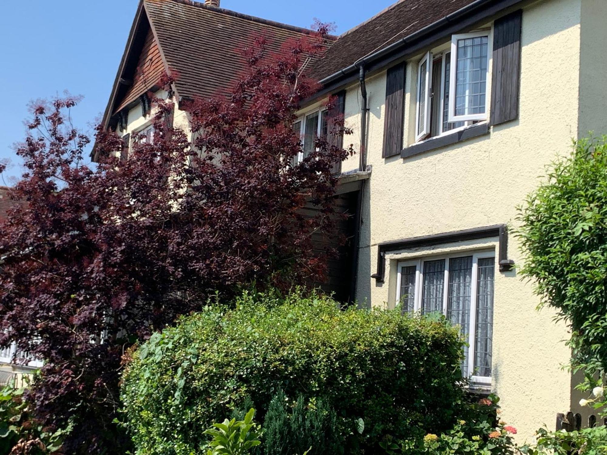 Bed & Breakfast Burleigh House , A Cosy Retreat In Agatha Christie's Hometown