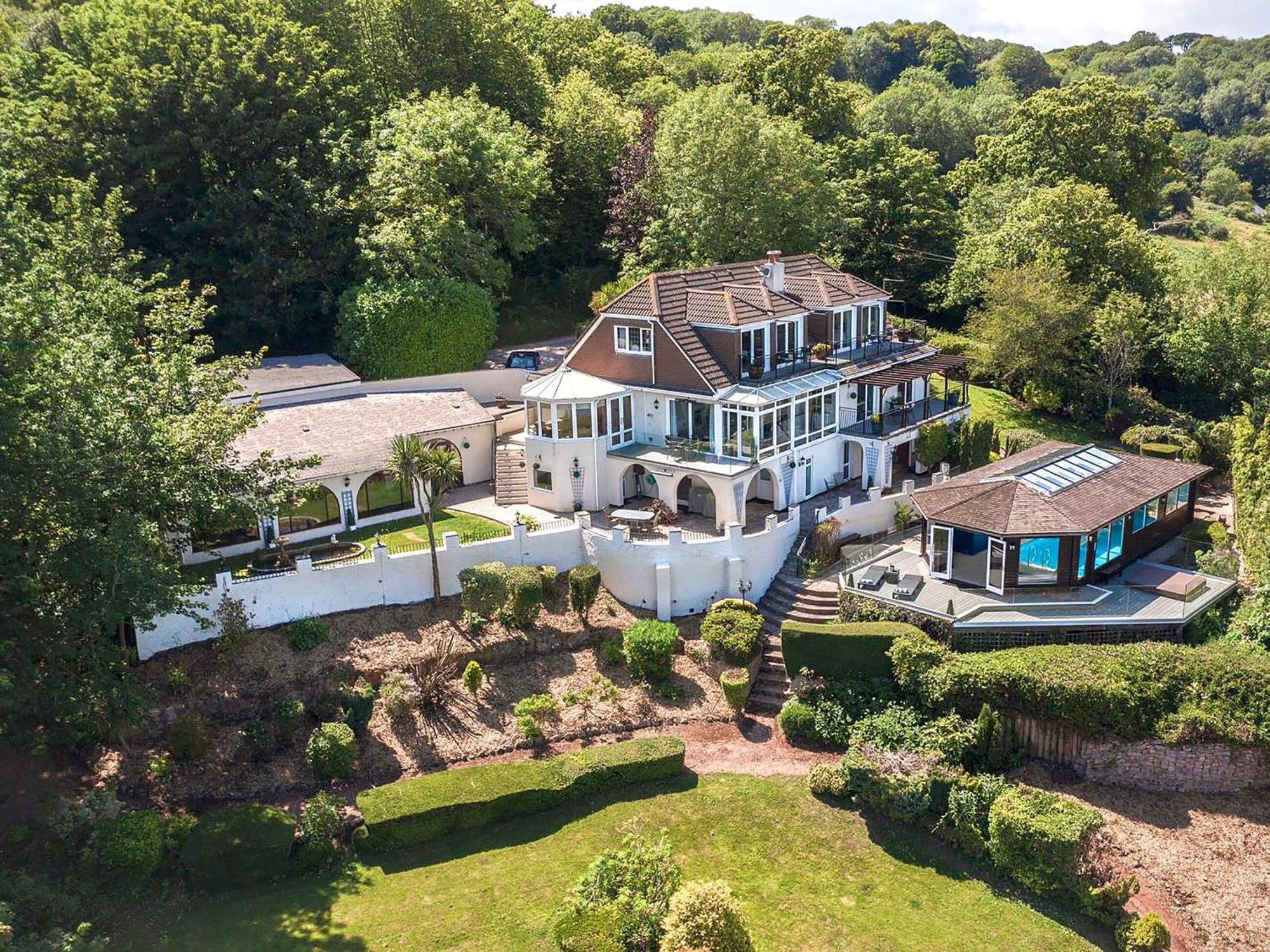 Cliff Holiday home *