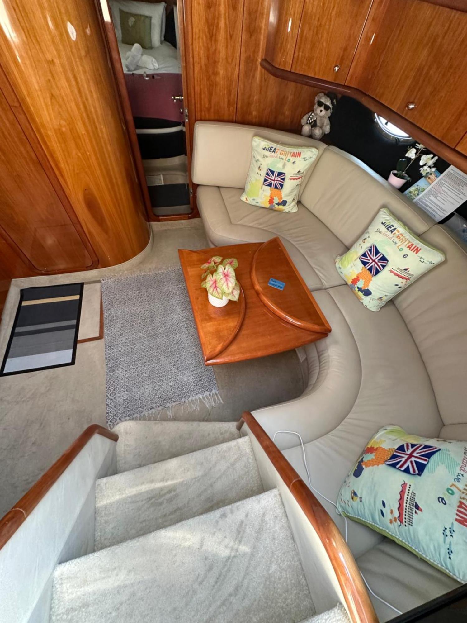 Boat Ltd Botel