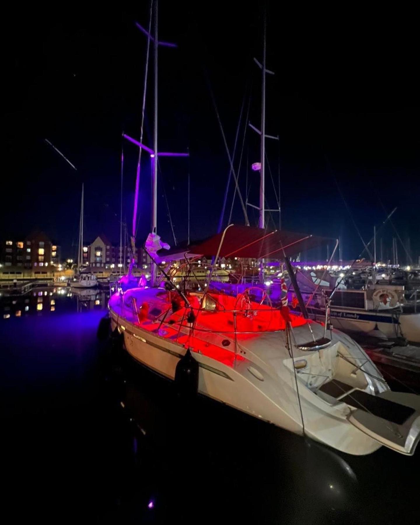 Carranade Yacht Botel Torquay