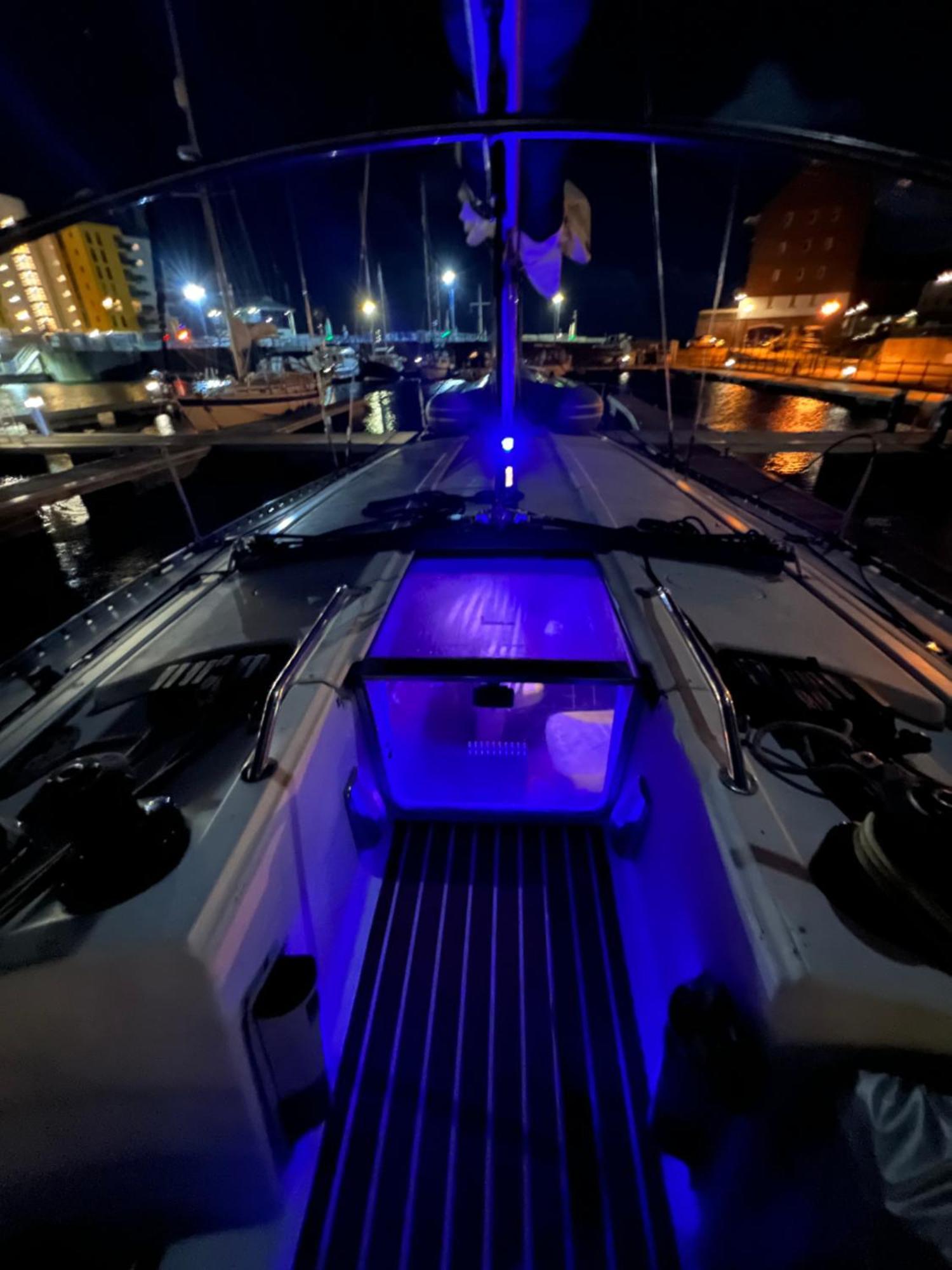 Carranade Yacht Botel *