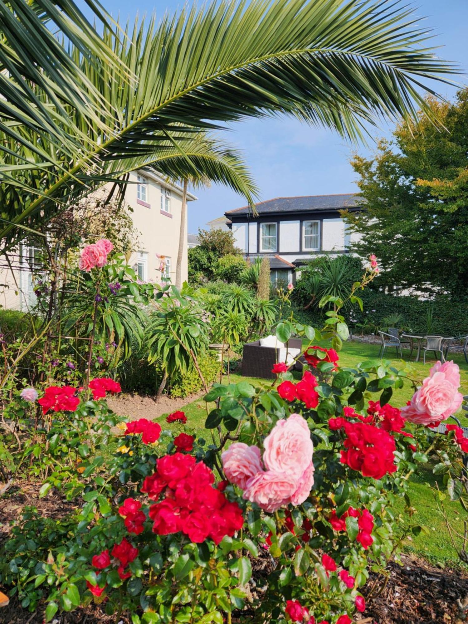 Rose Court Apartment
