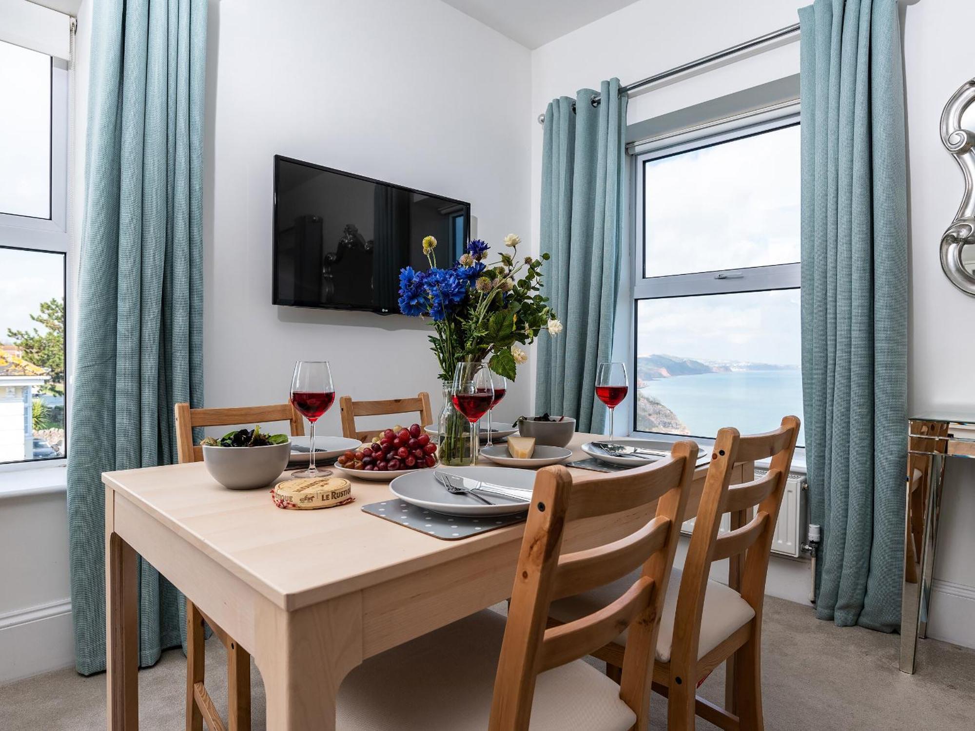 The Cliff Top, Apartment