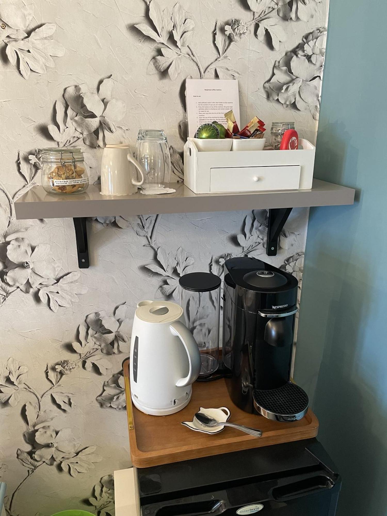 Seabreeze Guest house 4*