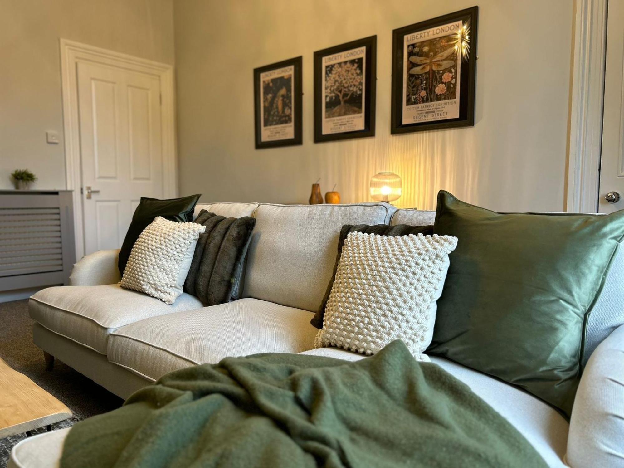 New Stunning By The Sea In Apartment *