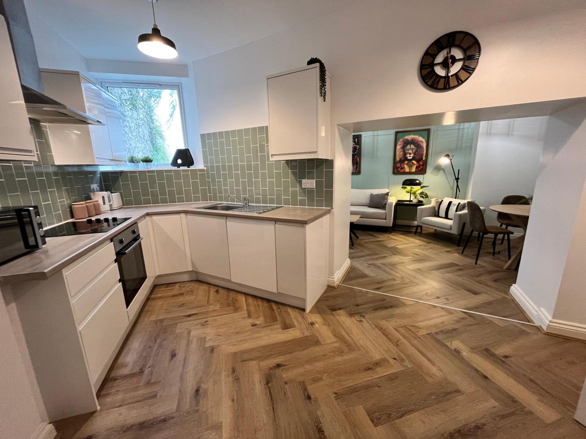 Heart Of By Harbourside, Perfect Location!