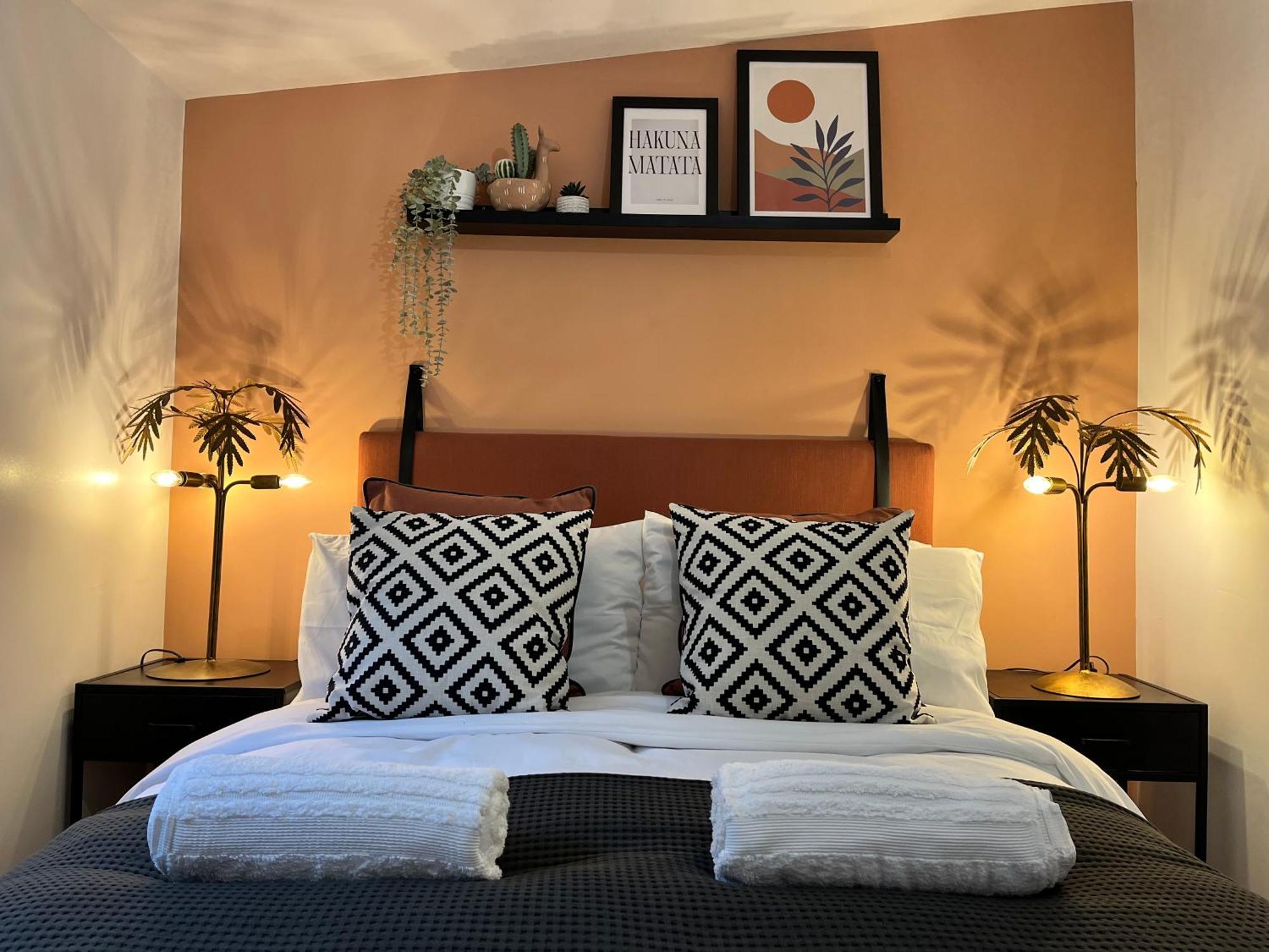 Heart Of By Harbourside, Perfect Location! Apartment
