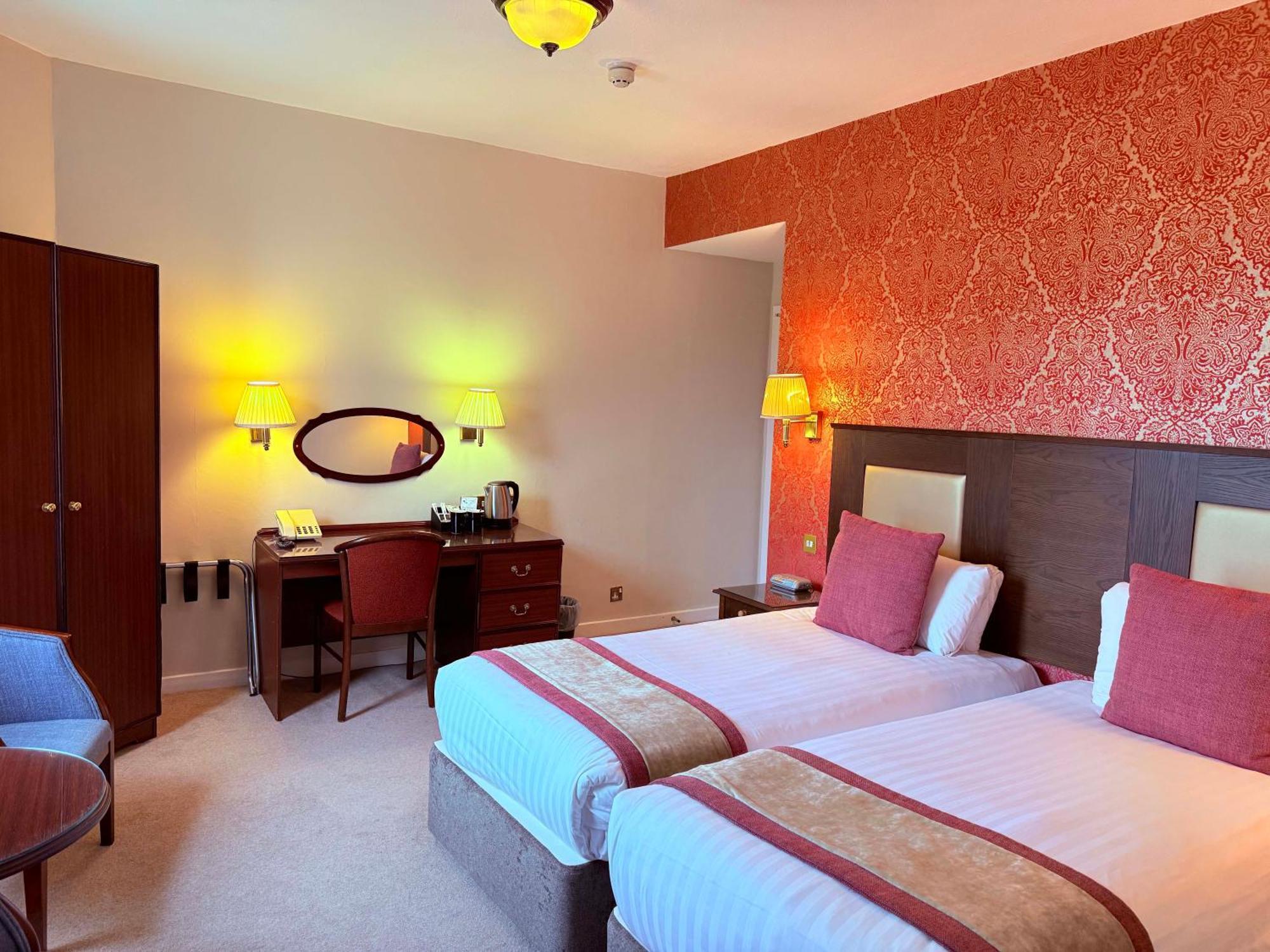 Hotel The Grand 4*