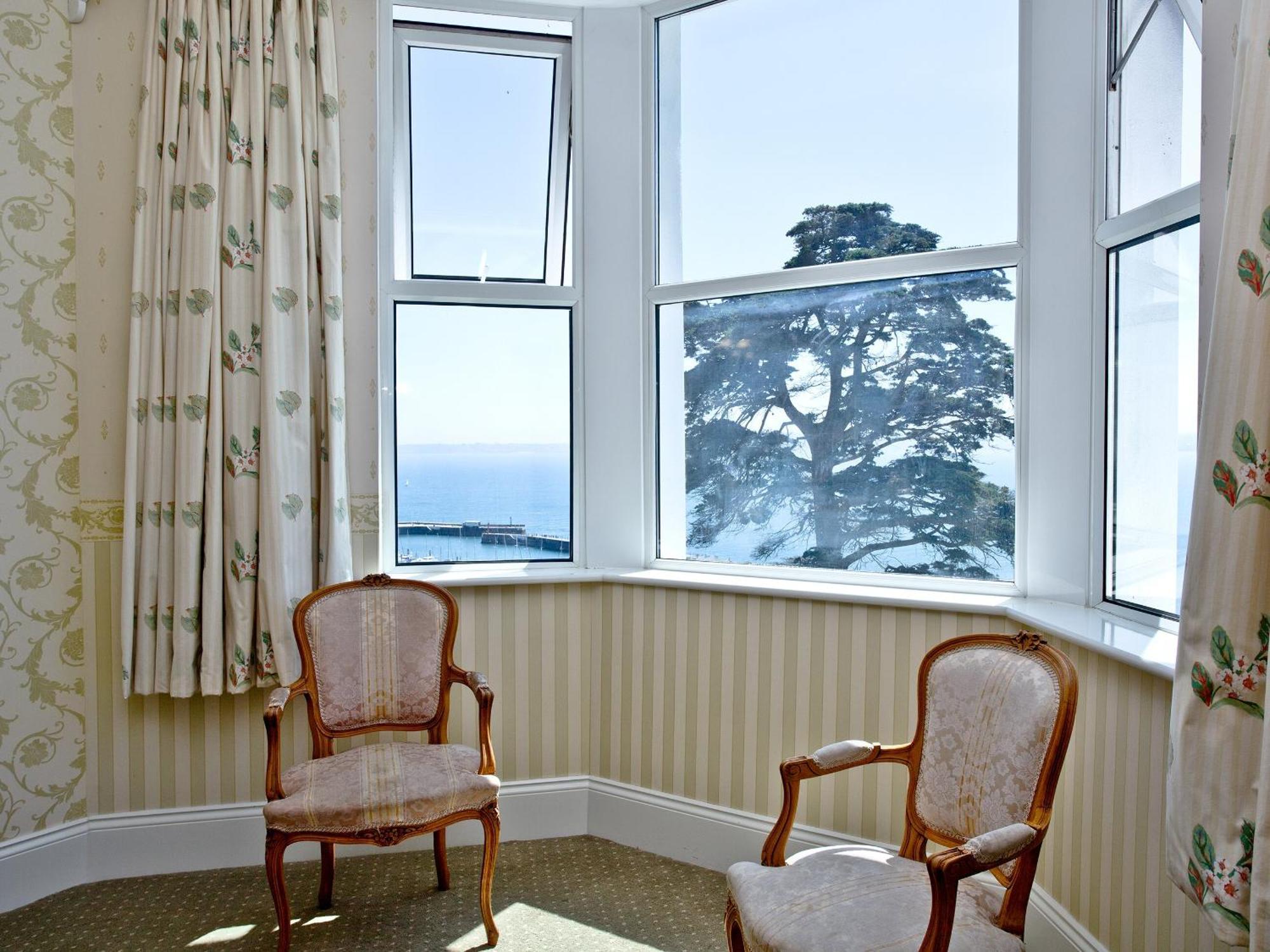 Riviera Mansion, * Torquay