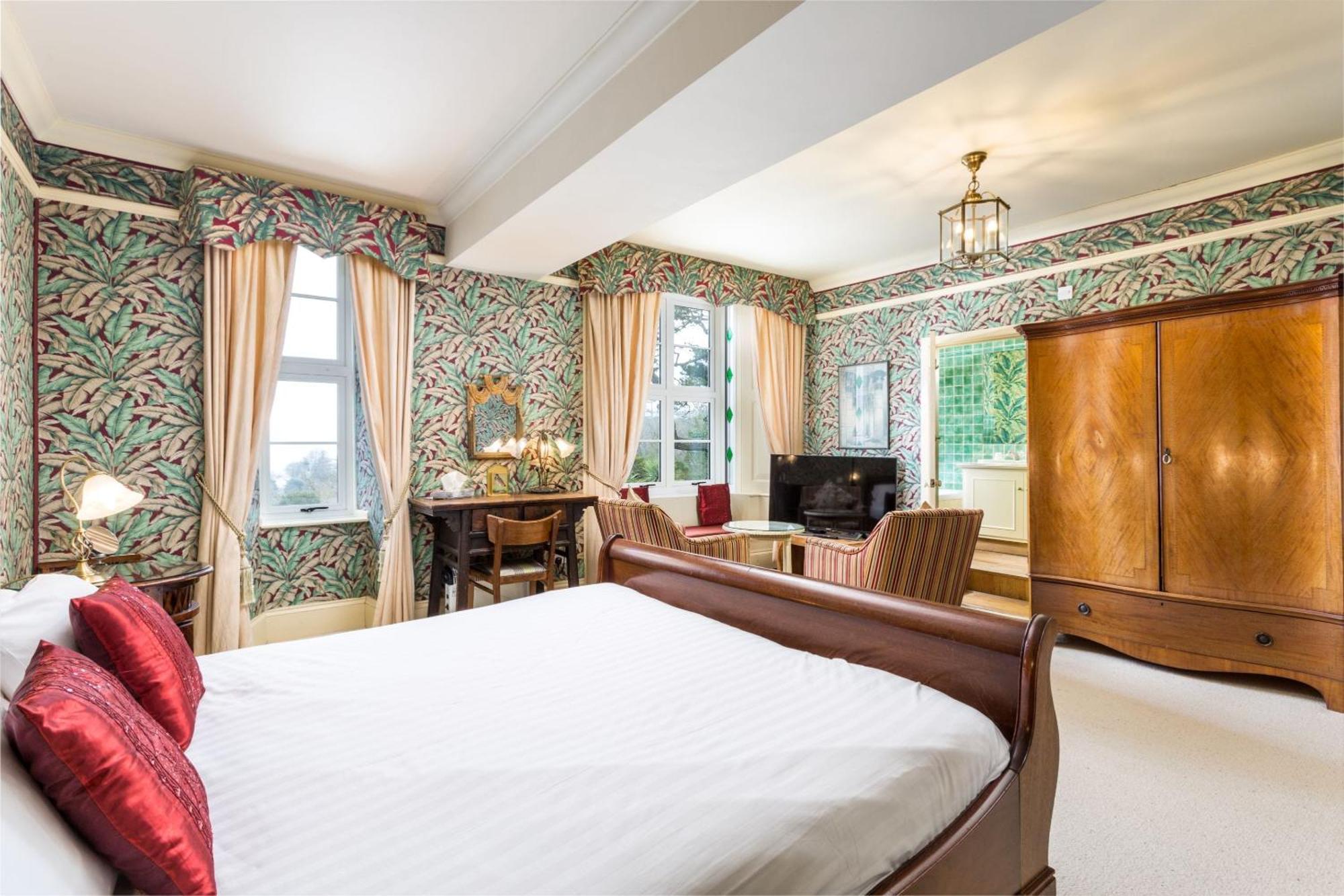 Hotel Orestone Manor 4*