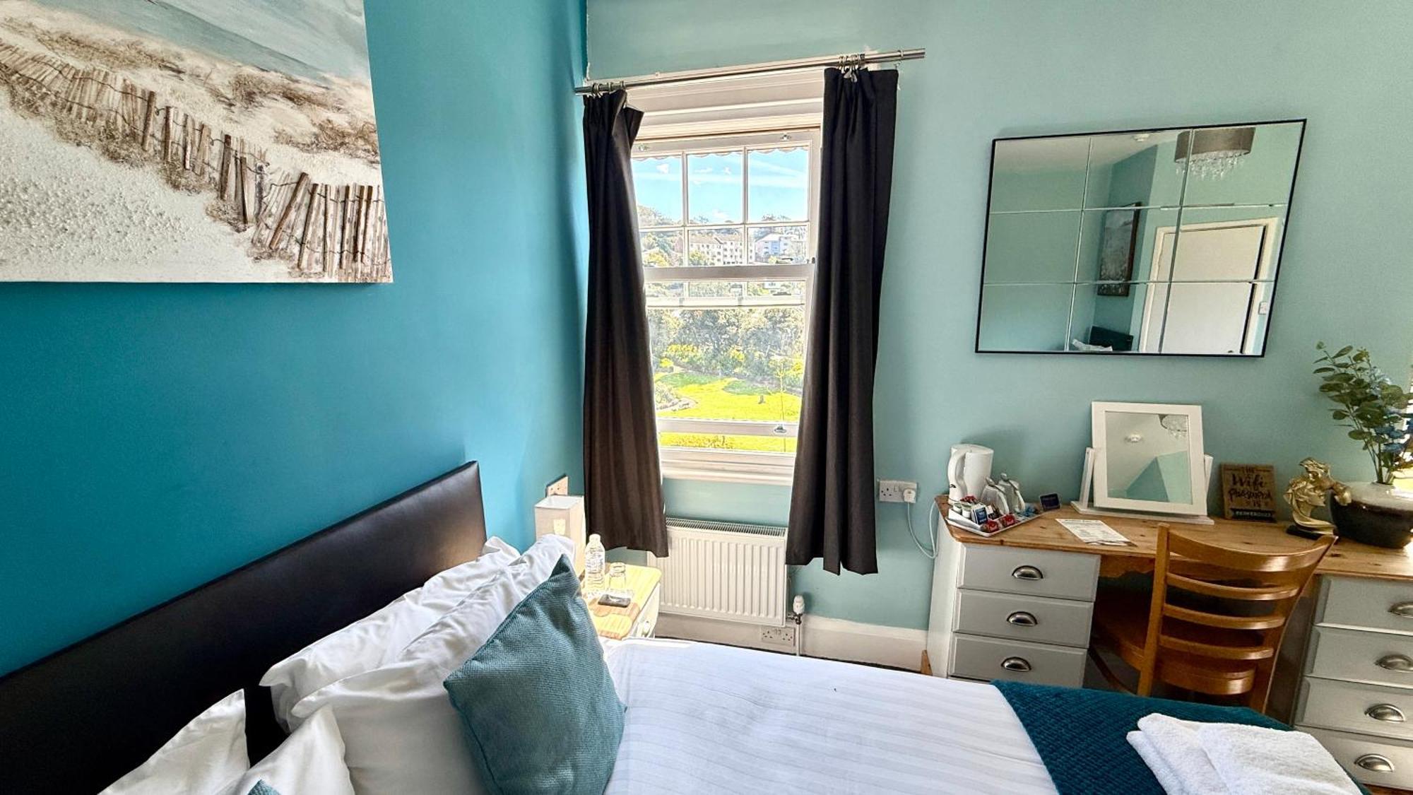 Tusker (adults Only) 2* Torquay