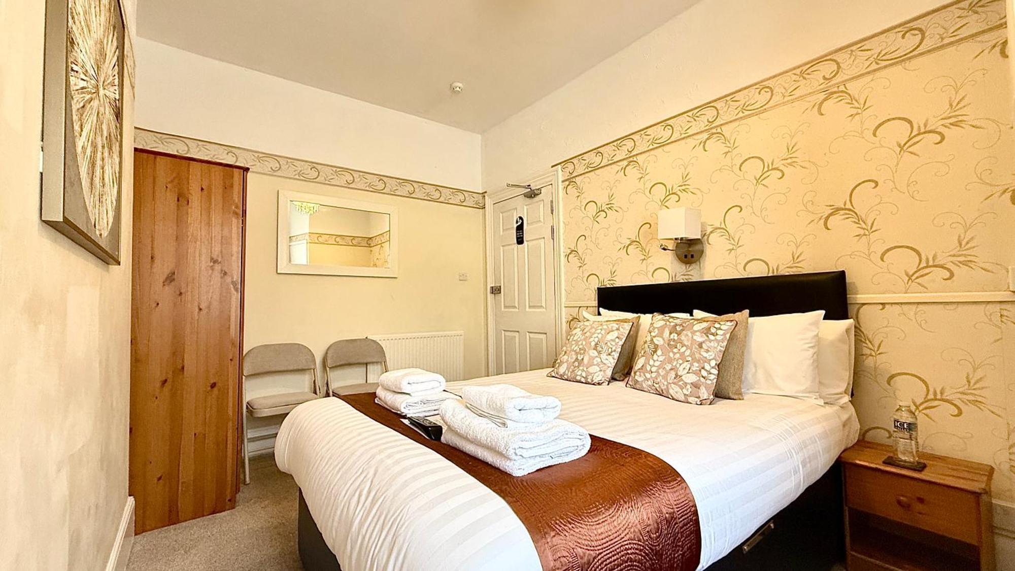 Tusker (adults Only) Guest house Torquay