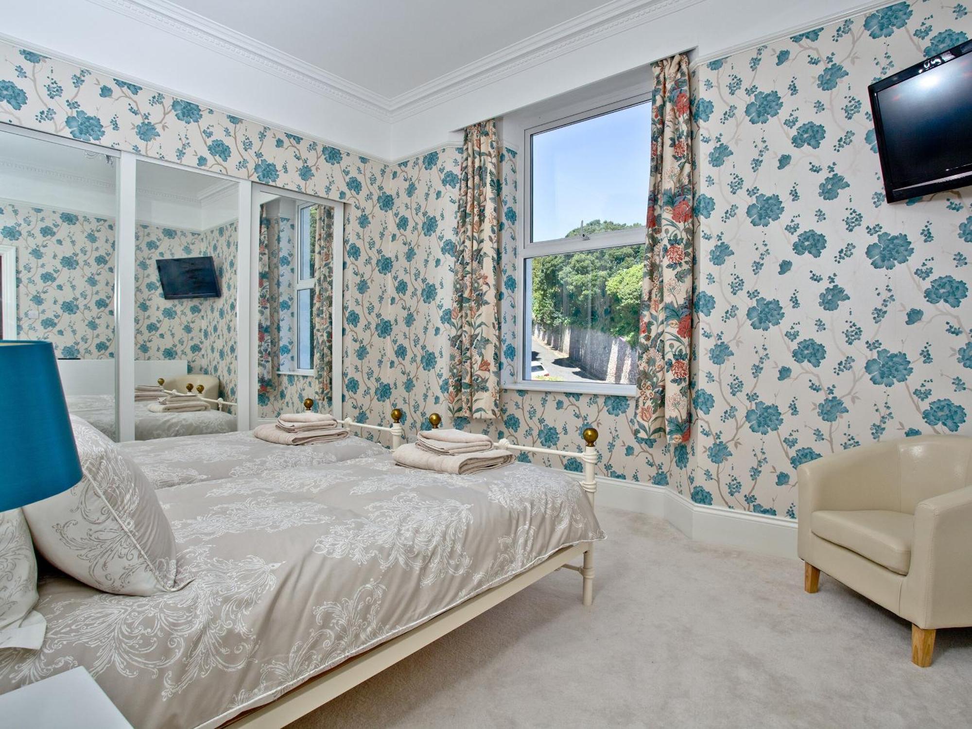 Riviera Mansion, Holiday home