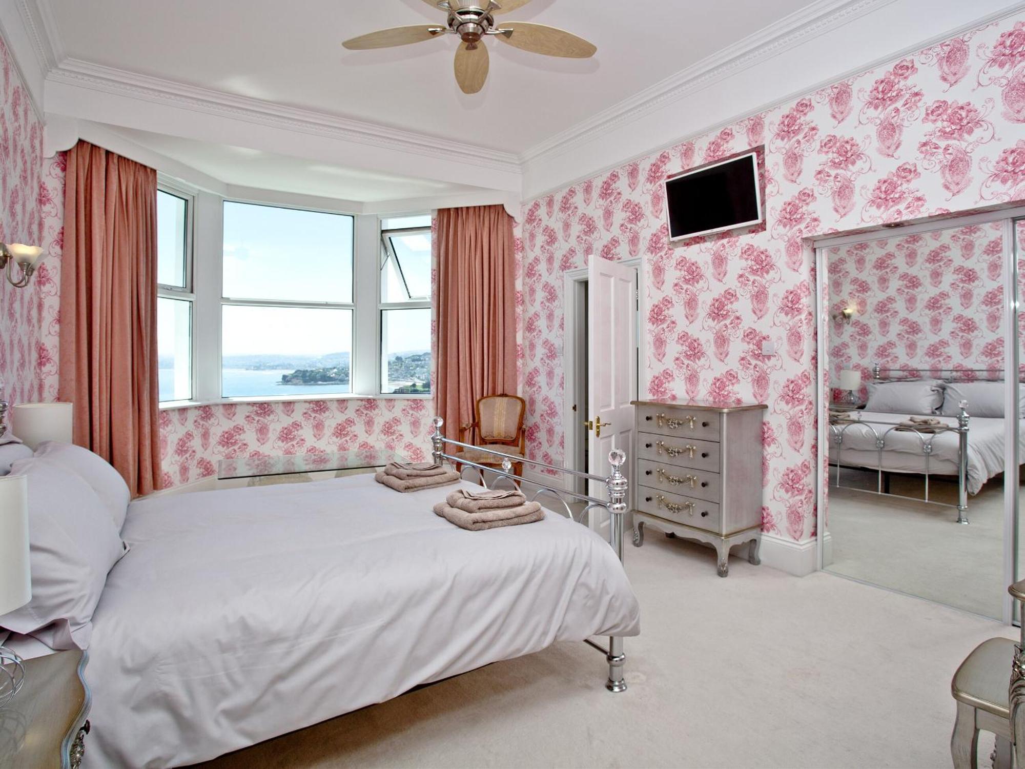 Riviera Mansion, Holiday home Torquay