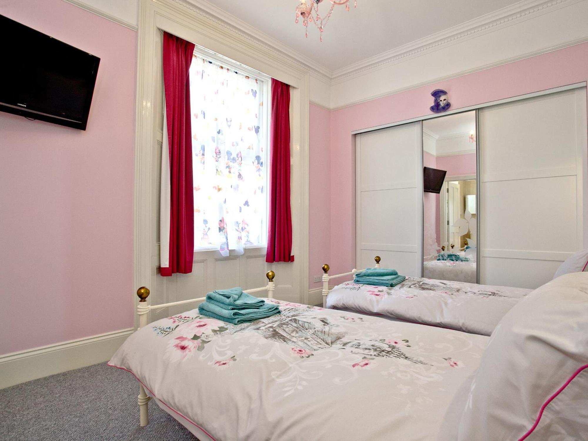 Riviera Mansion, Holiday home Torquay