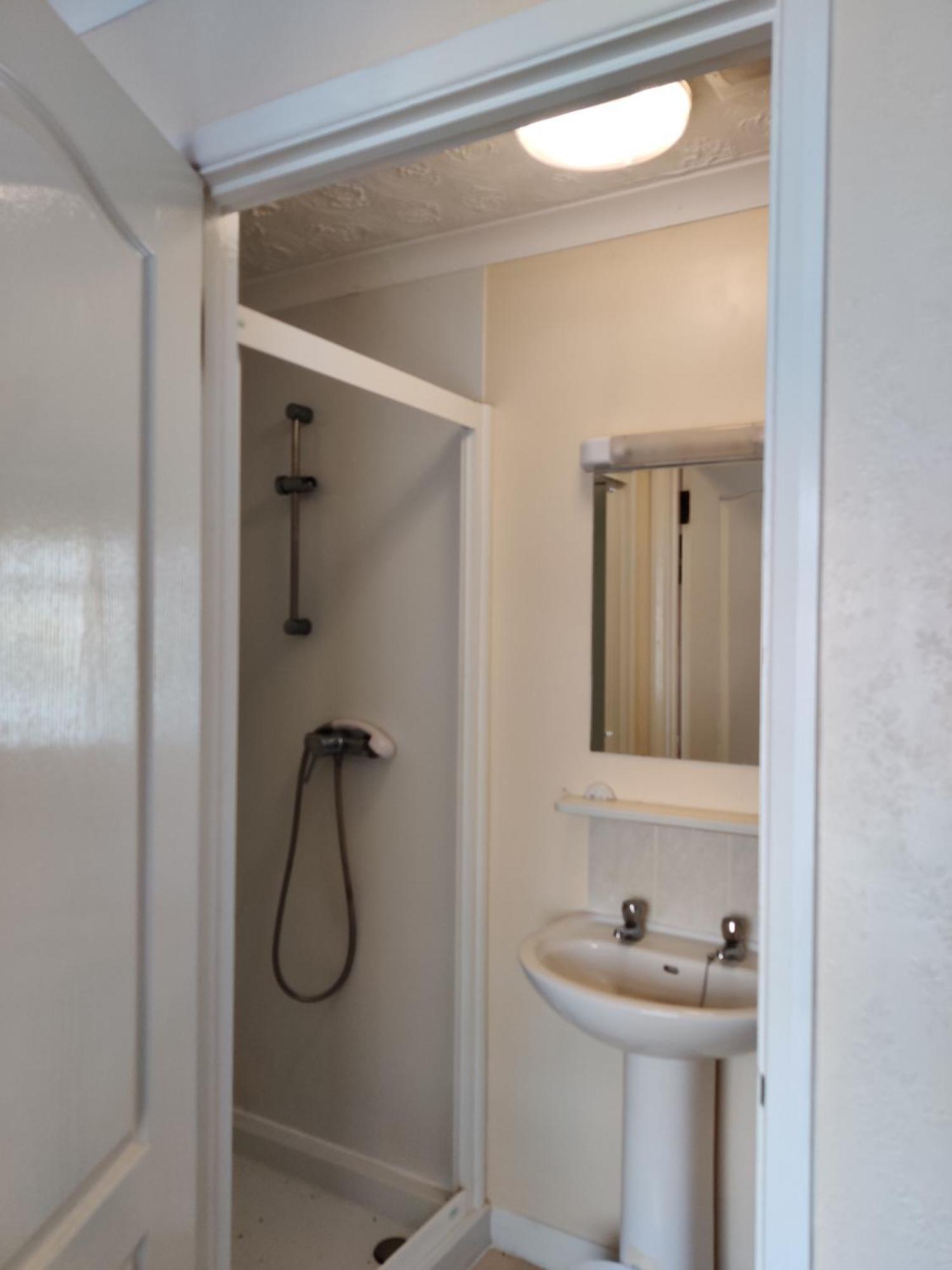 Inglewood Palm Hotel, Abbey Sands Hotel 3*