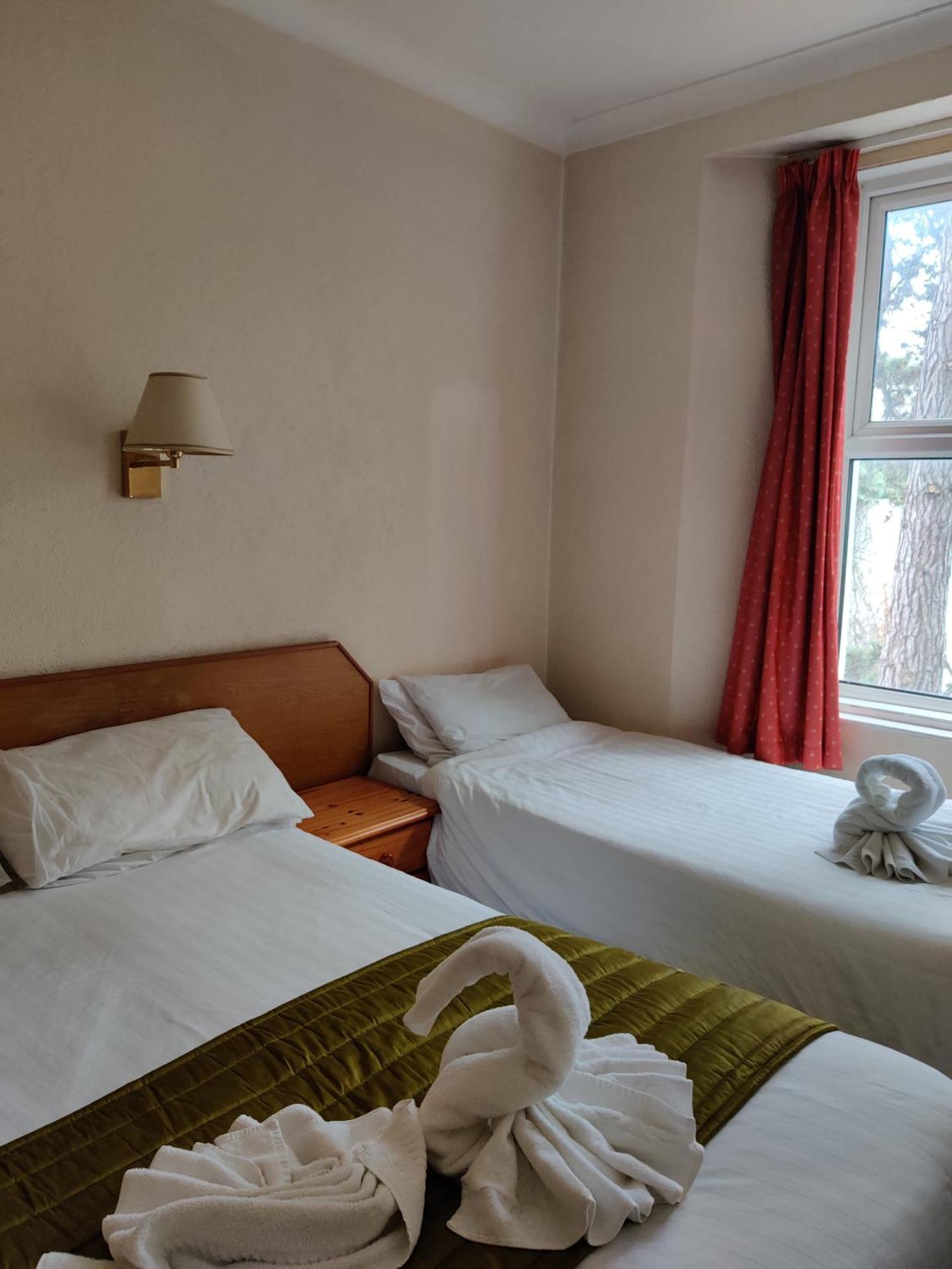 Inglewood Palm Hotel, Abbey Sands Hotel 3*