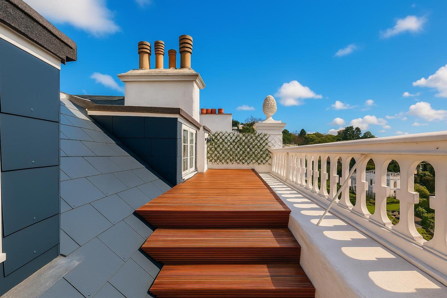 Serviced 2 Bed Pet Friendly Harbour Views Torquay