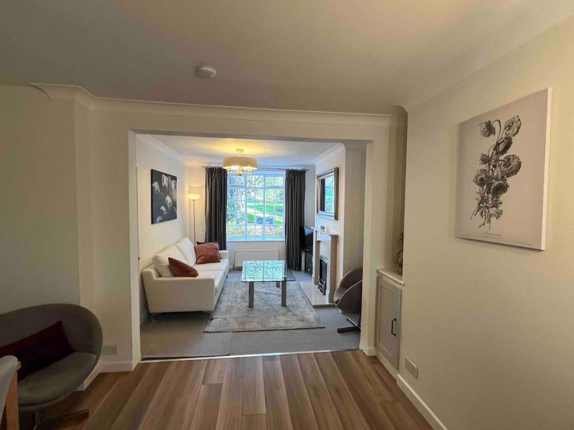 Charming 3-bed - Private Garden & Parking * Torquay