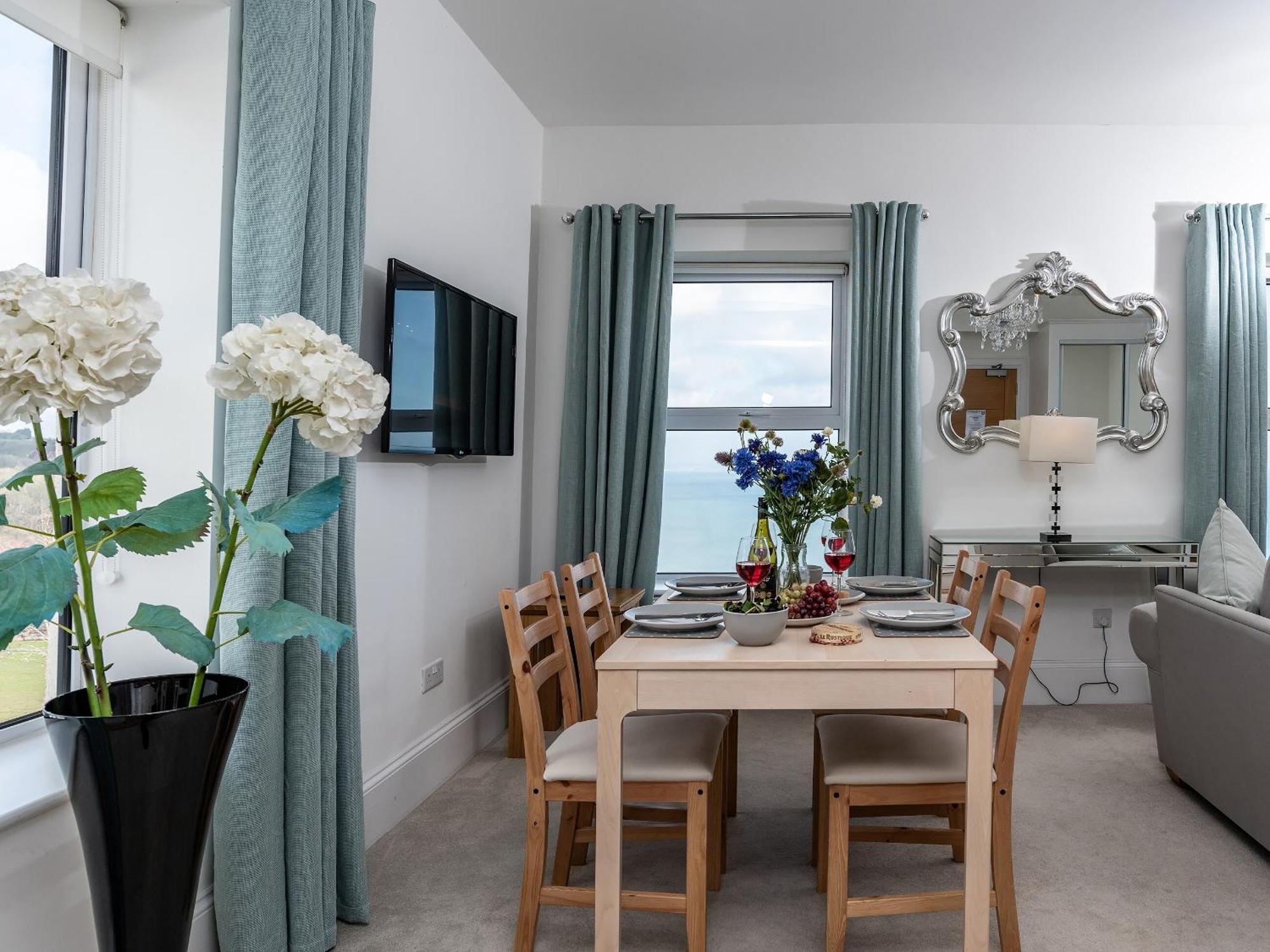 The Cliff Top, Apartment *