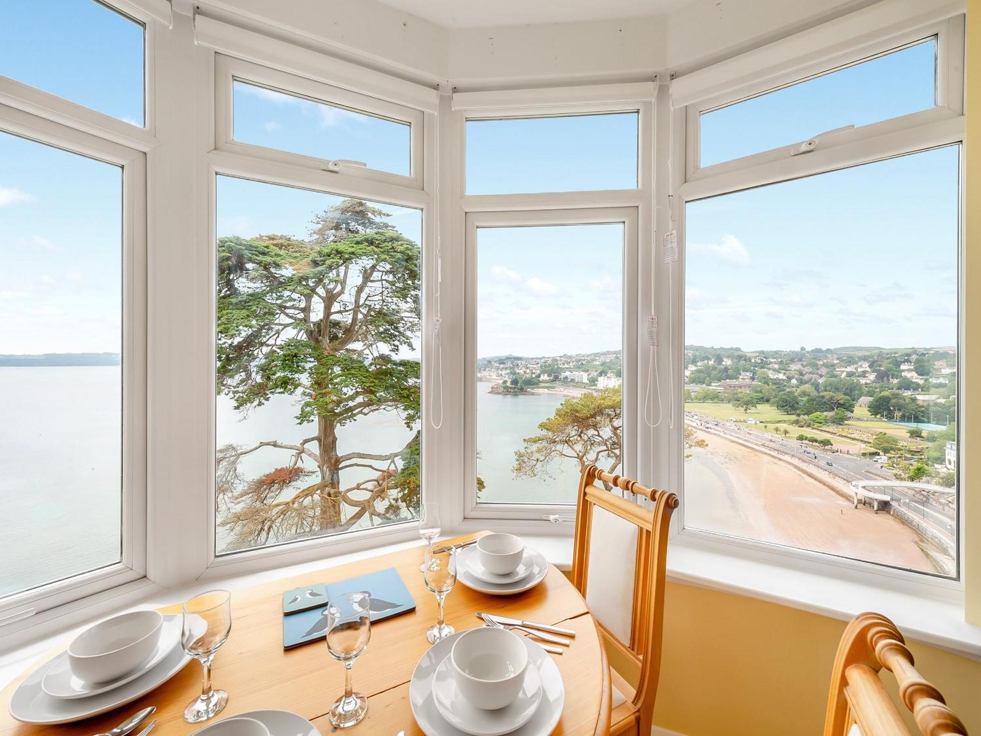 Boohay - Bay * Torquay