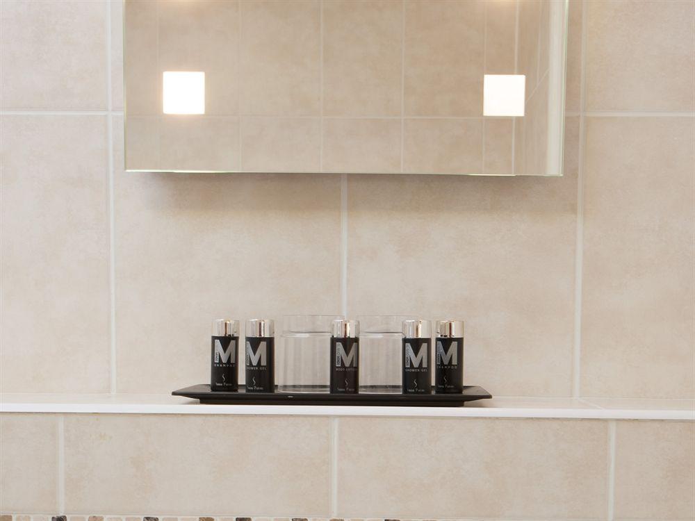 Tlh Carlton Hotel - Tlh Leisure, Entertainment And Spa Resort Torquay