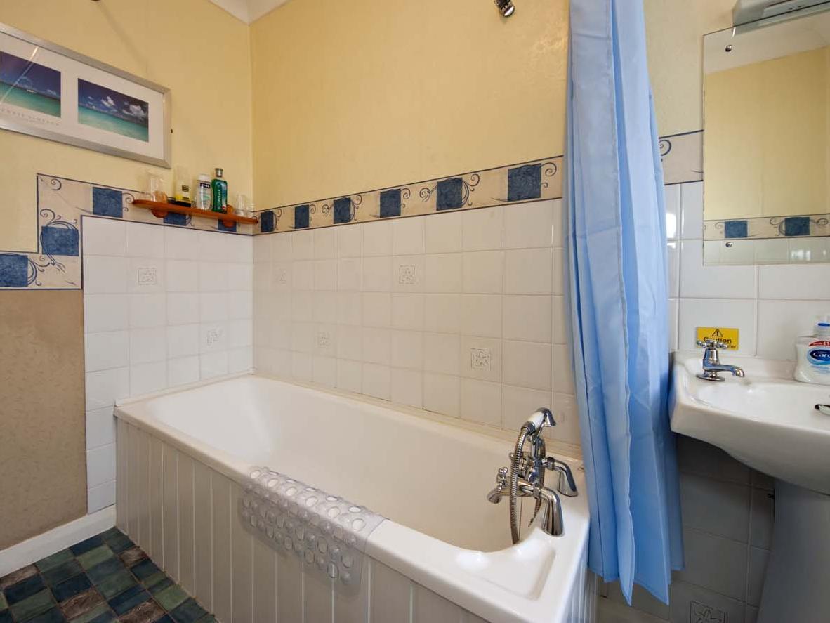 Heathcliff House Exclusively For Adults Free Large Carpark Guest house 4*
