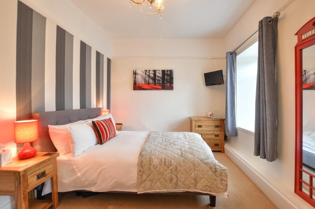 Avron House 4* Torquay