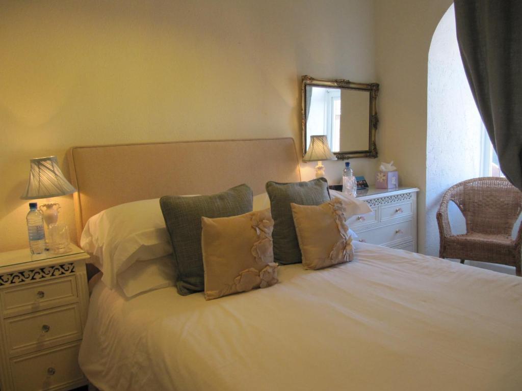 Bed & Breakfast The Shirley 4*