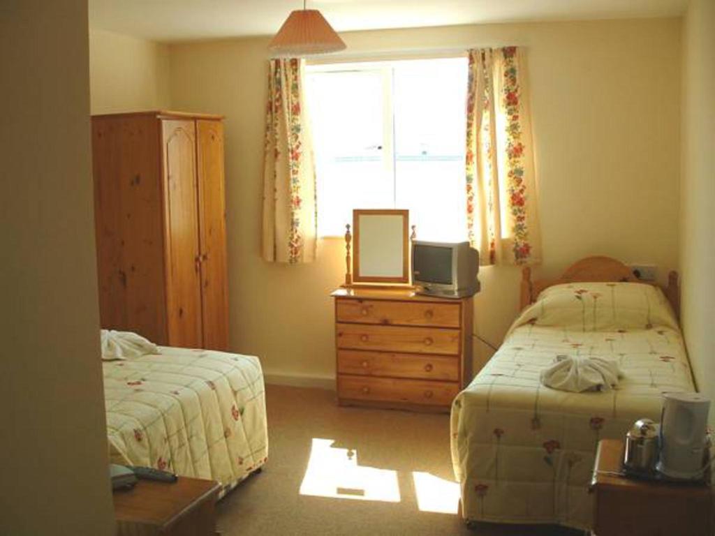 Ashley Court 2*