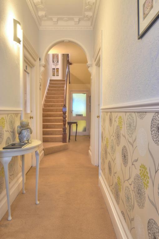 Guest house Avron House